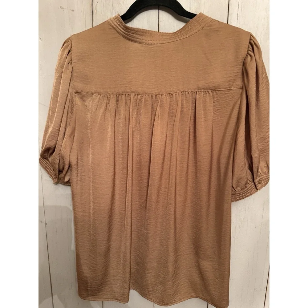 Banana Republic Volume Puff Short Sleeve Blouse Sz-Lg Tan Satin Silky Button